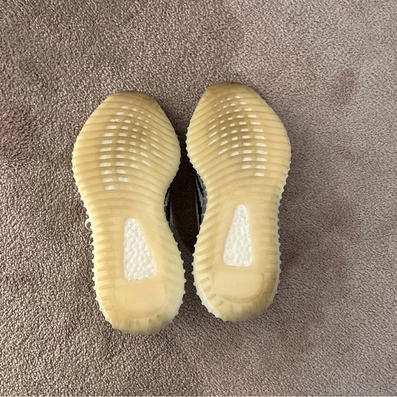 Yeezy boost 350 V2 100% authentic - Picture 5 of 6
